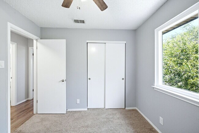 Building Photo - Updated home on a corner lot in a gated community!