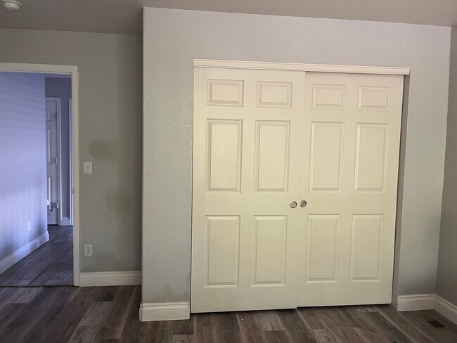 Building Photo - 9815 Eagle Creek Cir