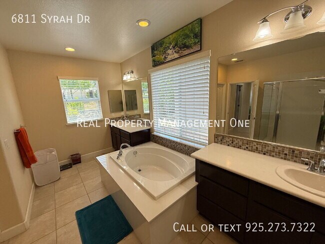 Building Photo - 6811 Syrah Dr