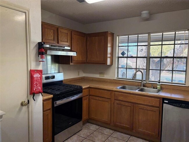 Building Photo - 1005 Wessex Way