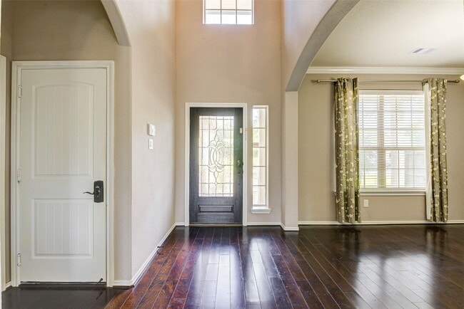 Building Photo - 15003 Telge Lake Trail