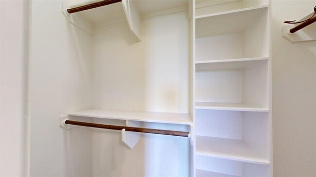 Building Photo - 3519 Summerway Dr