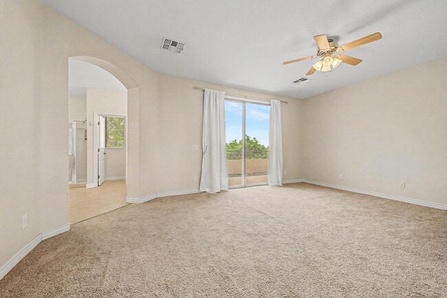 Building Photo - 8425 W Northview Ave