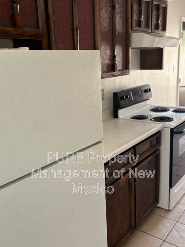 Building Photo - 2701 Texas St NE