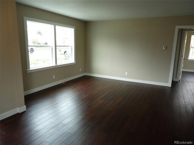 Building Photo - Updated Chaffee Park Home