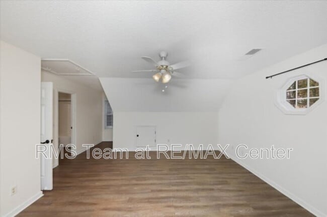 Building Photo - 2515 Lakeview Trail