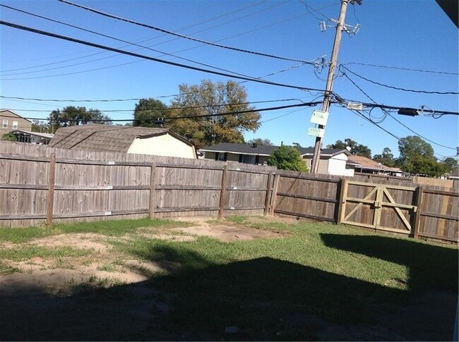 Building Photo - 5801 Rosalie Ct