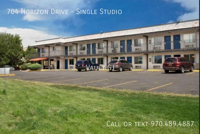 Building Photo - 704 Horizon Dr