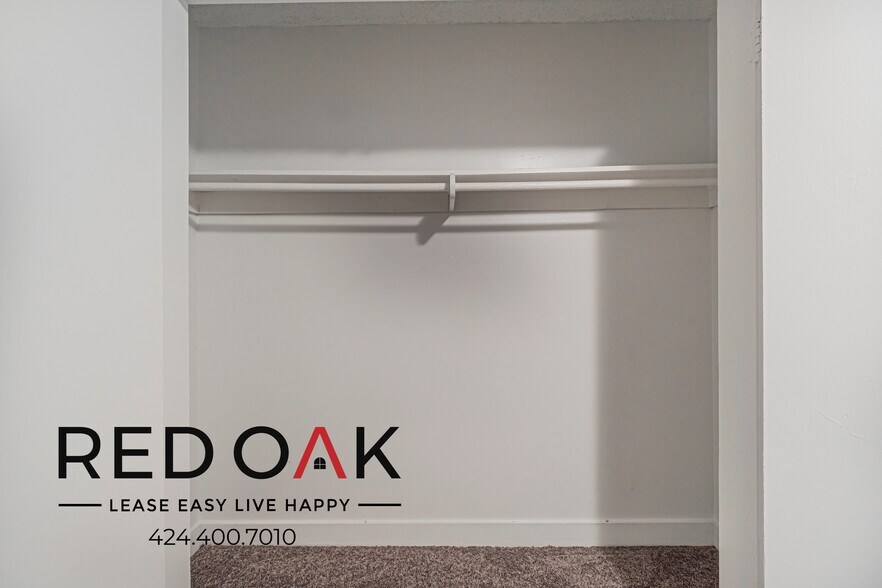 Building Photo - 690 S Riverside Ave