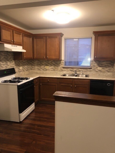 Building Photo - 9429 S Kenton Ave