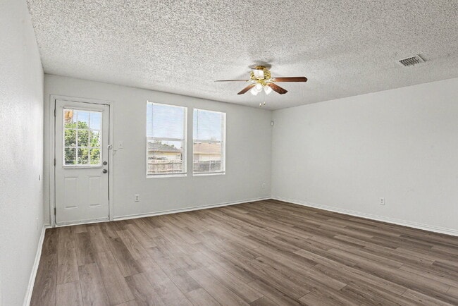 Building Photo - 1424 Junction Run