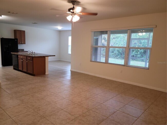 Building Photo - 10476 Harlingen St