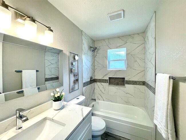 Building Photo - 18635 Andalusian Dr