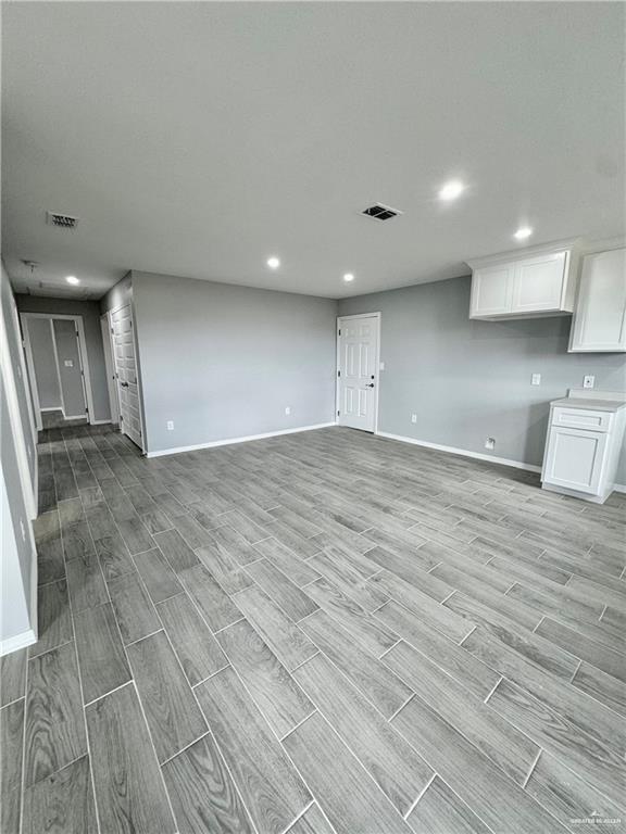 Building Photo - 15 Acacia St