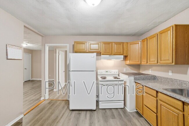 Building Photo - 1109 Hillside Ave