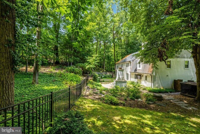Building Photo - 7845 Old Dominion Dr