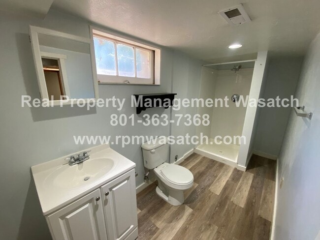 Building Photo - Take a Look at This 4 Bedroom 2 Bathroom H...