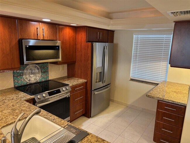 Building Photo - 3507 Oaks Way