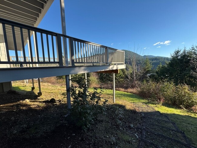 Building Photo - Breathtaking views of Chuckanut Bay!!