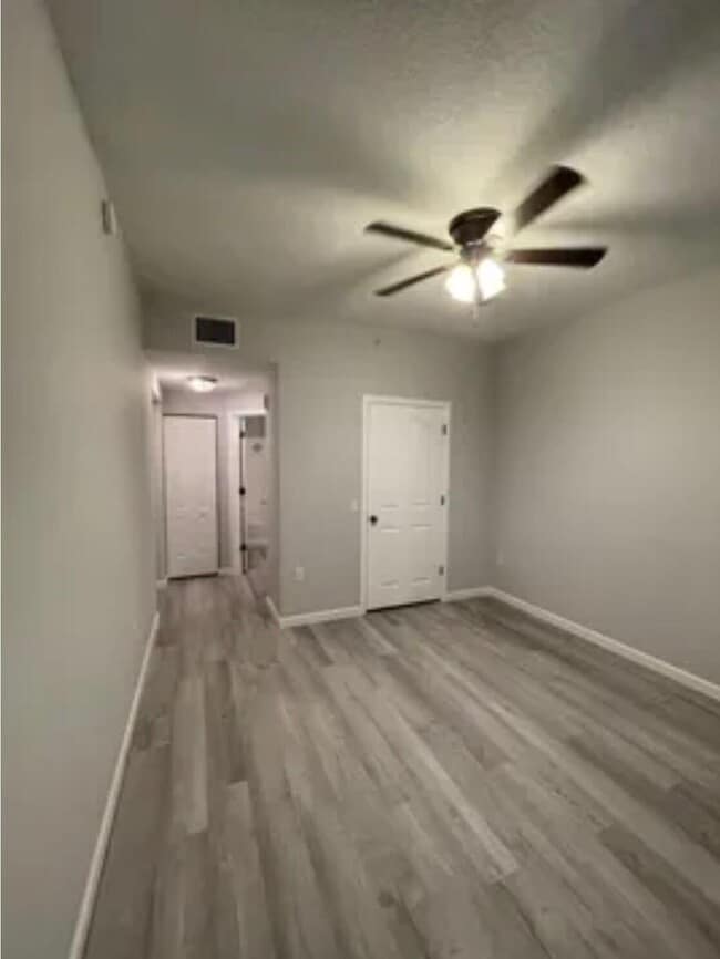 Building Photo - 9905 Baywinds Blvd