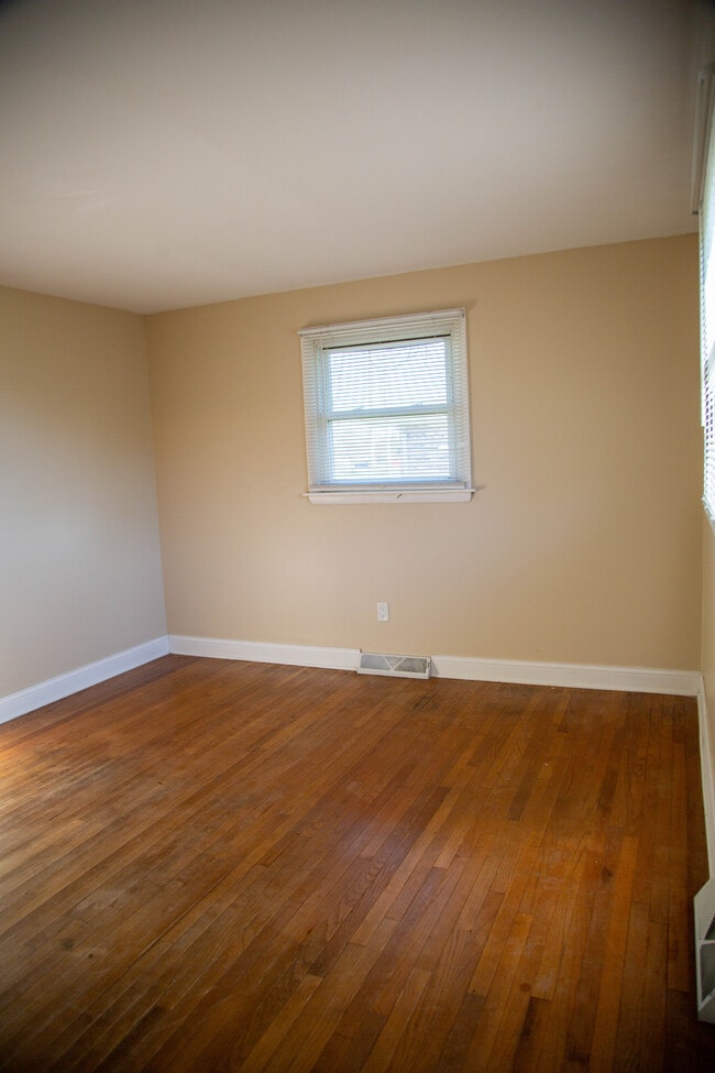 Building Photo - 516 s second ST