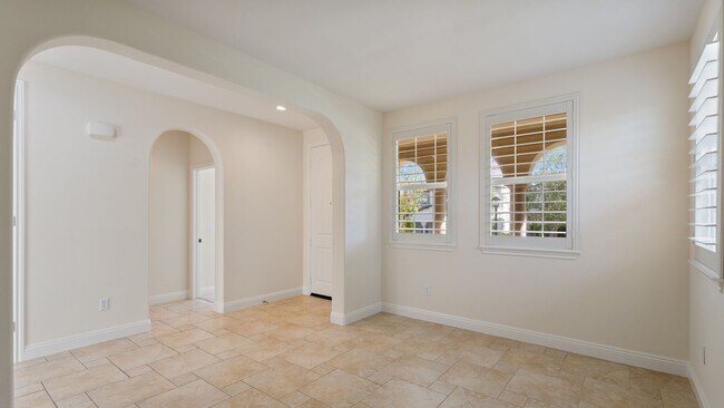 Building Photo - Stunning 4 Bedroom Home in Aliso Viejo!