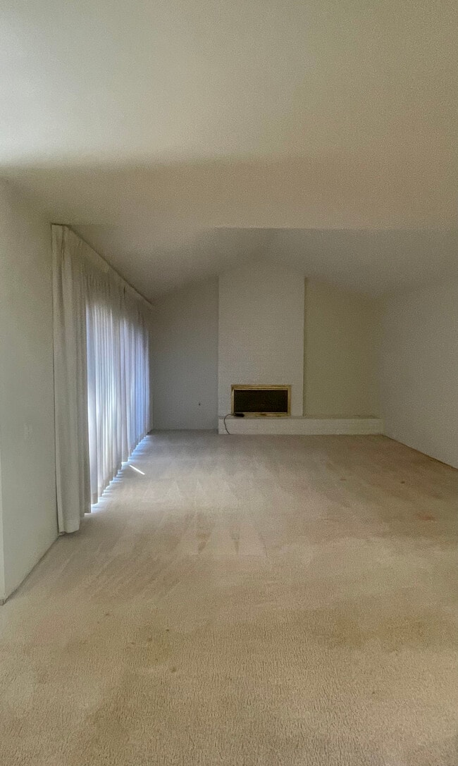 Living room with gas fire place - 1915 Discovery Village Ln