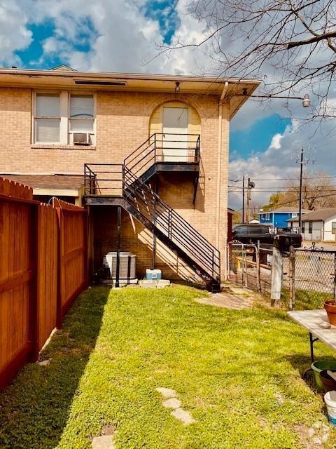 Building Photo - 1602 Henninger St