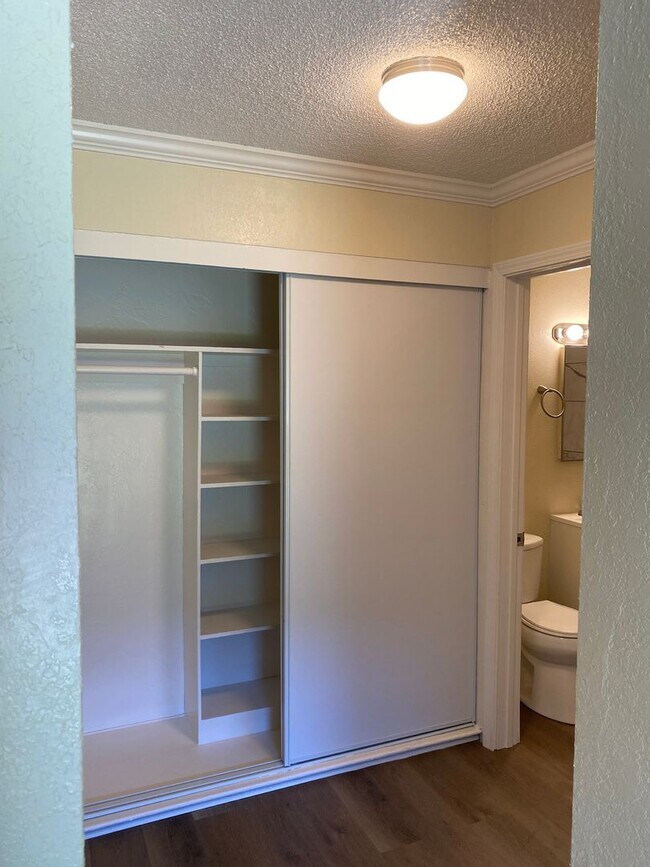 Building Photo - Welcome to SkyView Villa & Somerset Apartments!