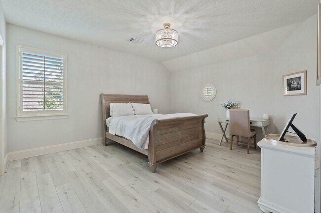 Building Photo - 7603 Hogan Bridge Court