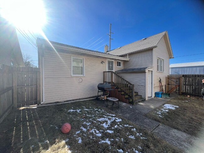 Building Photo - 403 Kenwood St