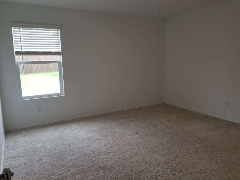Building Photo - 3708 Kinglet Ct