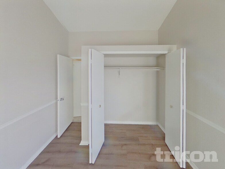 Building Photo - 8175 Camfield Cir