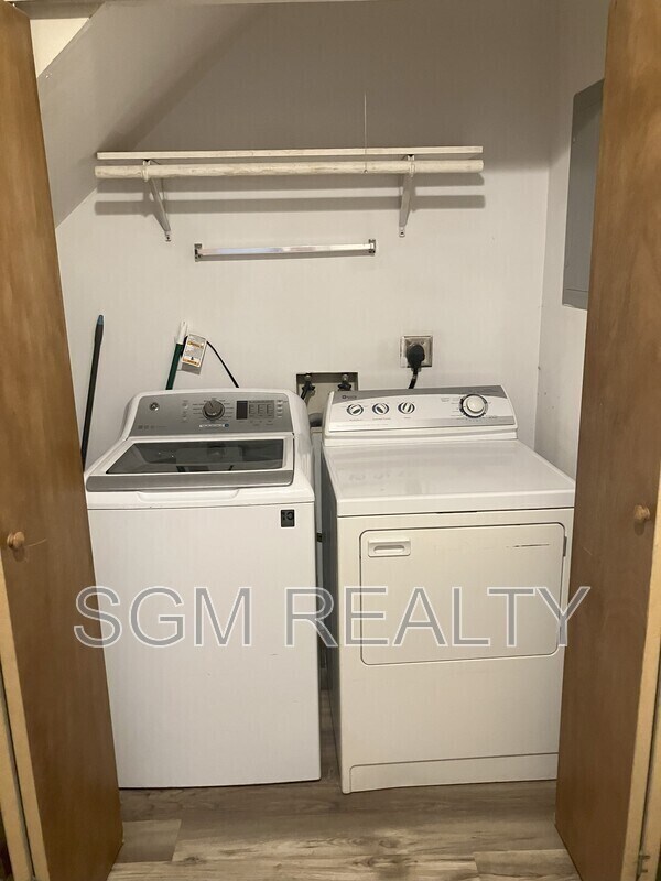 Building Photo - 1009 Belle Valley Dr