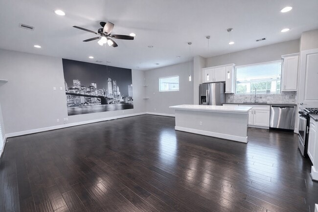 Building Photo - 10806 Warwana Rd