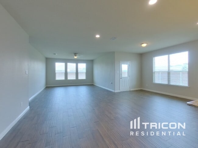 Building Photo - 432 Skipper Ln