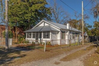 Building Photo - 1009 K St