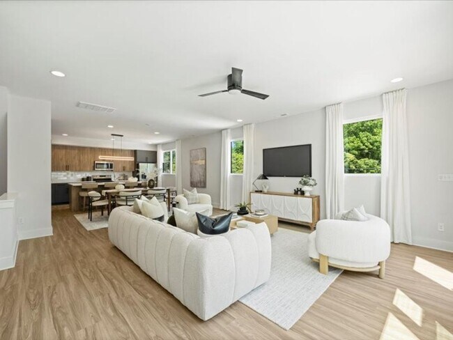 Building Photo - Modern Luxury Townhomes in Charlotte, NC.