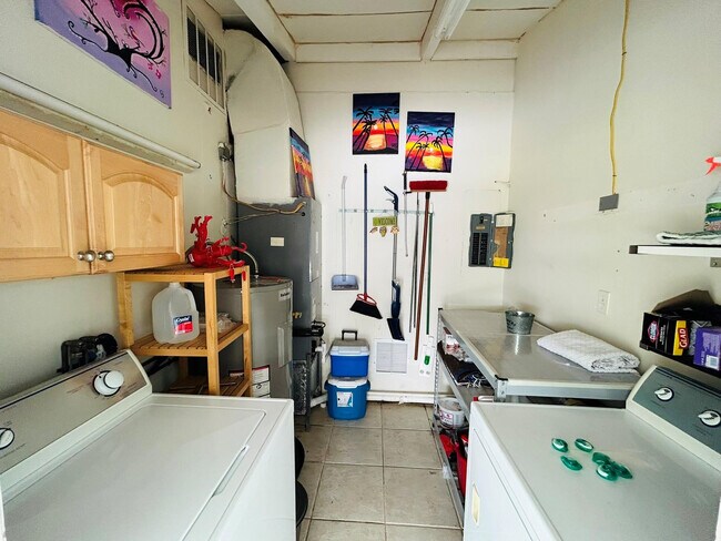 Building Photo - 120 Happiness Ave