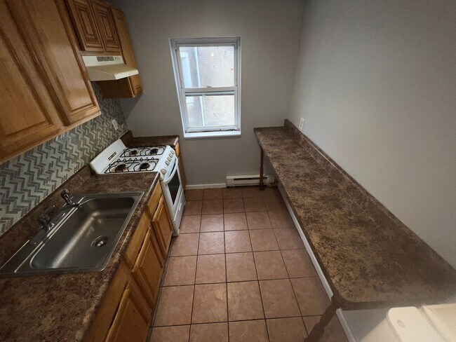 Building Photo - 4910 Lancaster Ave