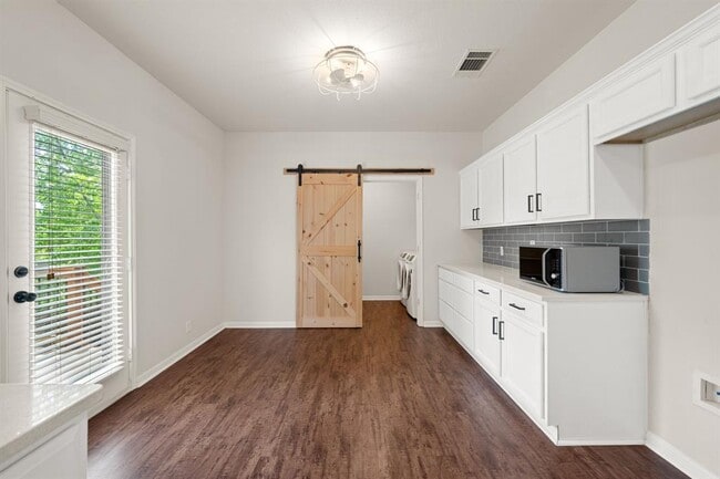 Building Photo - 8902 Magna Carta Loop