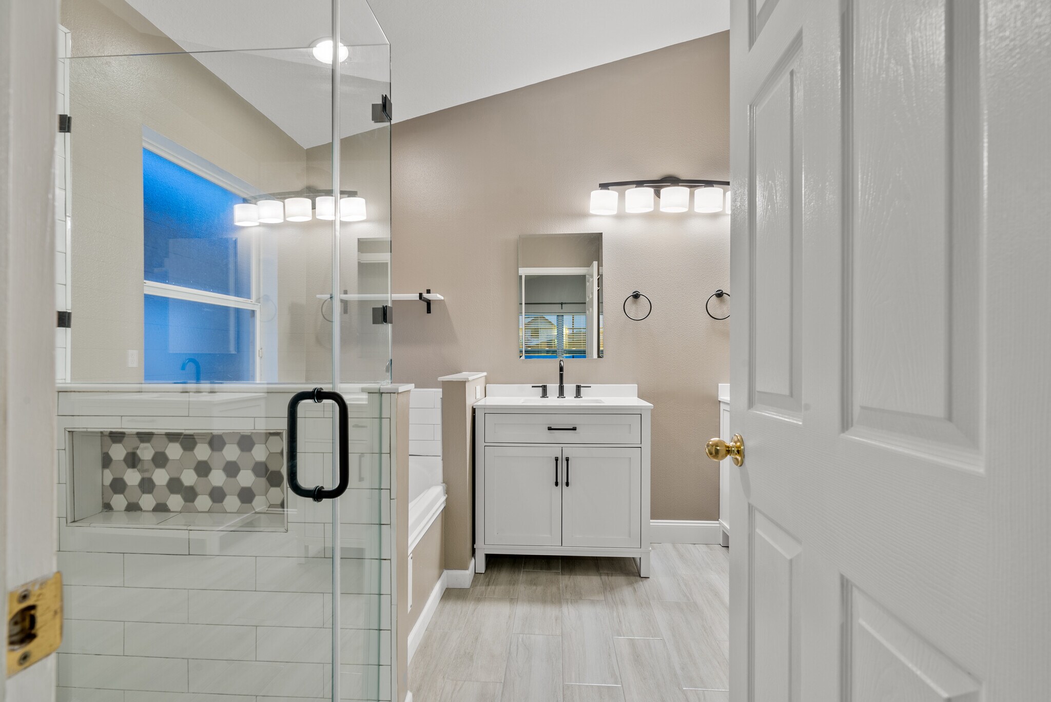 Building Photo - 2817 Moultrie Creek Dr