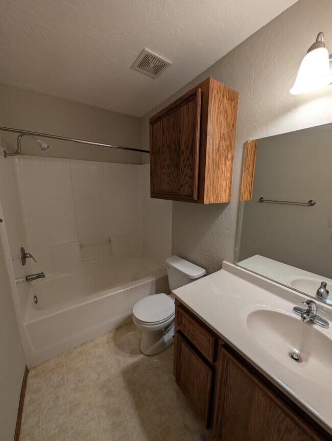 Building Photo - 3201 Lois Arlene Cir