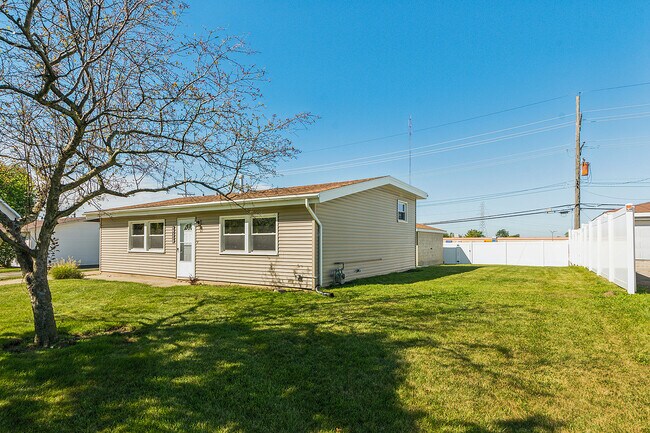 Building Photo - 19338 Beechnut Dr