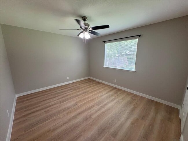 Building Photo - 817 Cactus Dr