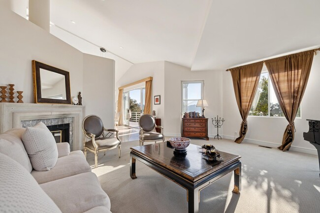 Building Photo - 20 Gilmartin Dr