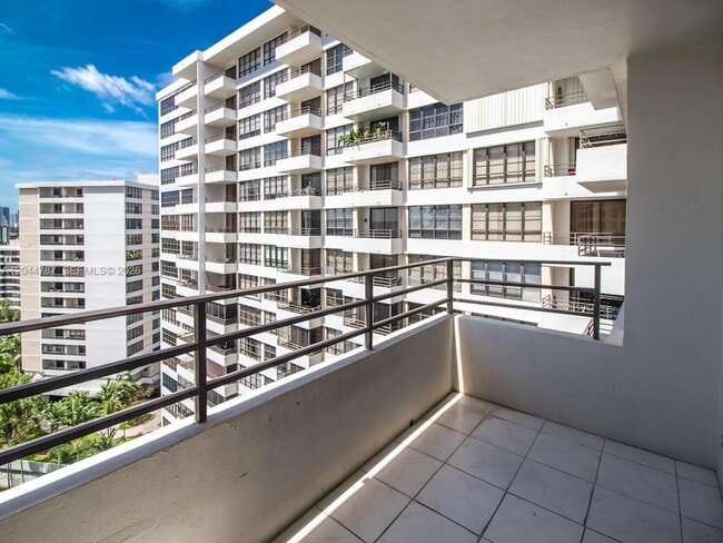 Building Photo - 600 Three Islands Boulevard