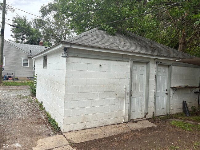 Building Photo - 2106 E 46th St
