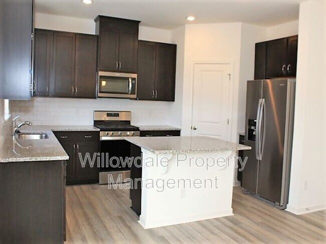 Building Photo - 125 Willow Grove Ln