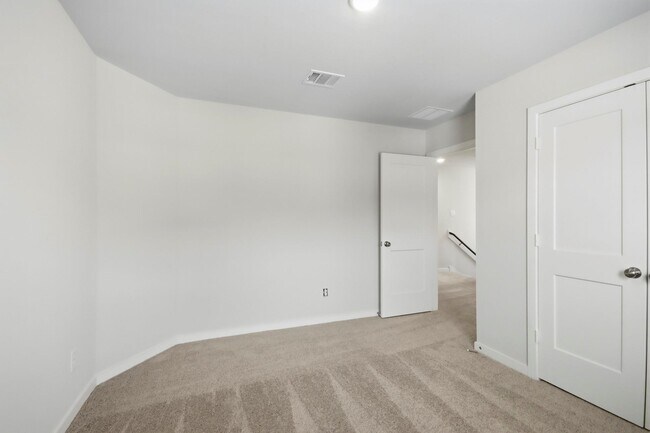 Building Photo - 8018 Heroes Hall Dr